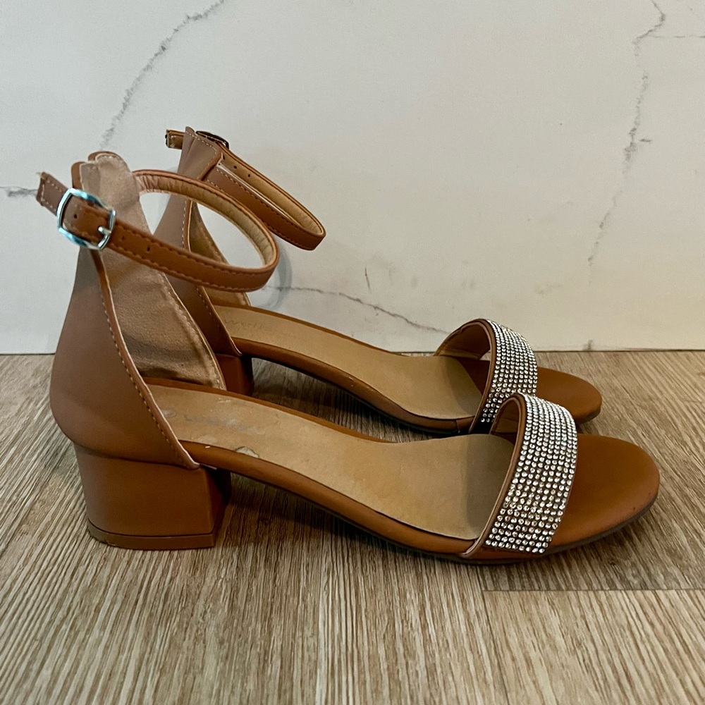 Elegant Tan and Silver Heels